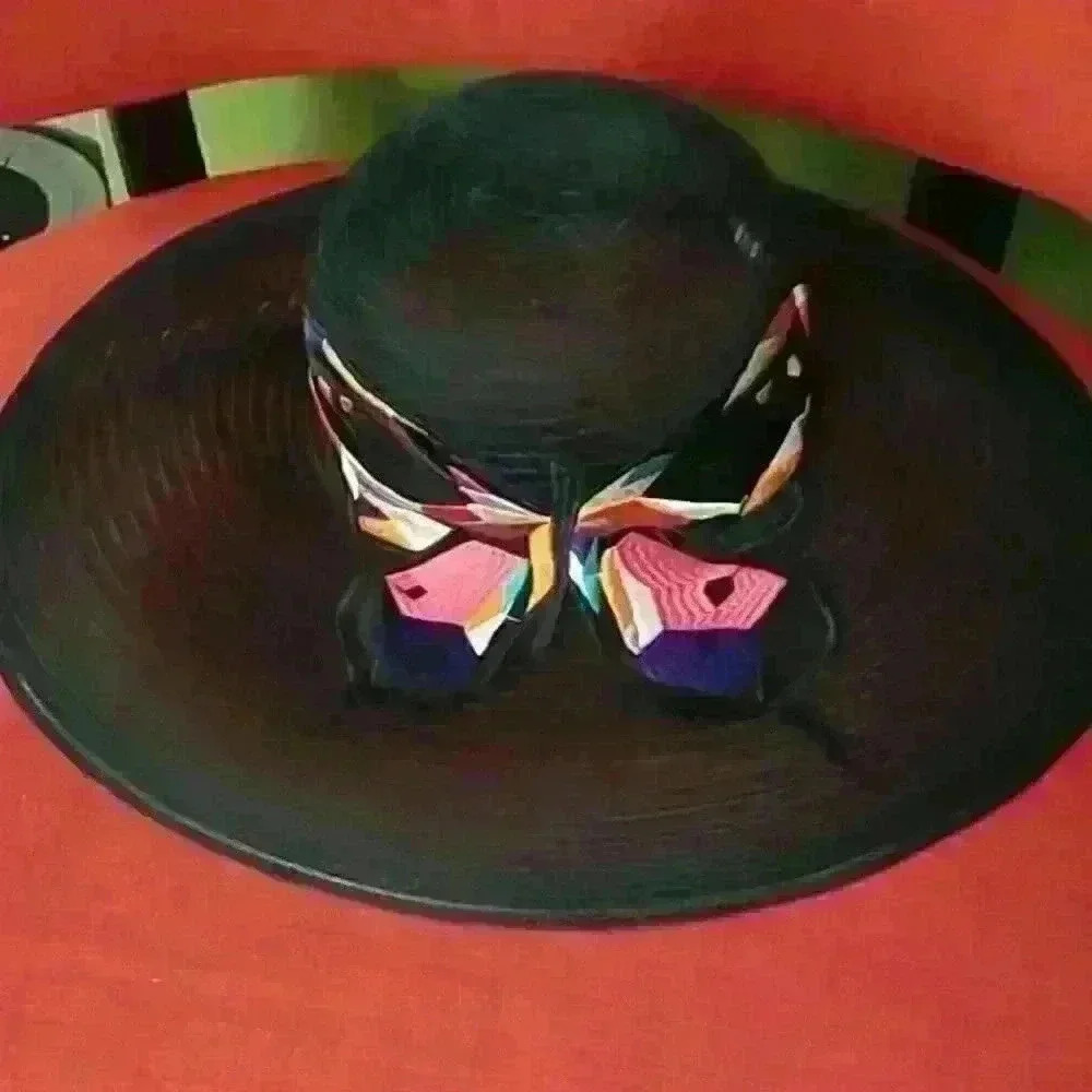 Colorful Top with matching Hat - Picture 2 of 3